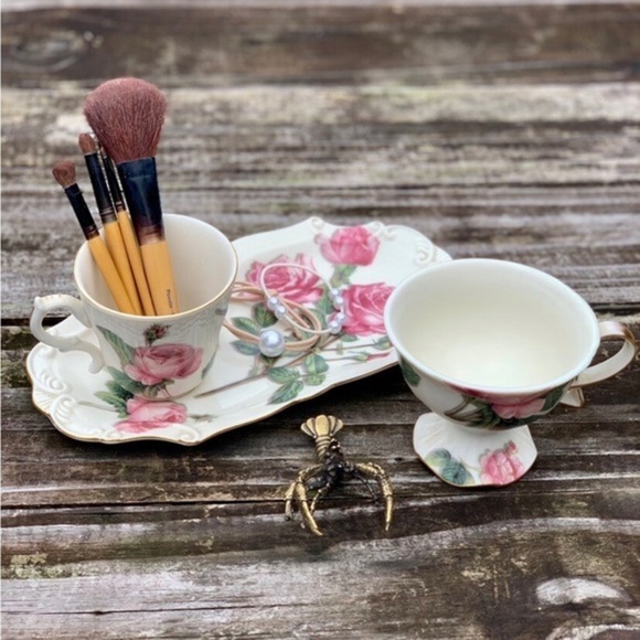 3 piece Tea Set, Vanity Set Burton + Burton Romantic Rose Desk Organizer - Picture 2 of 10